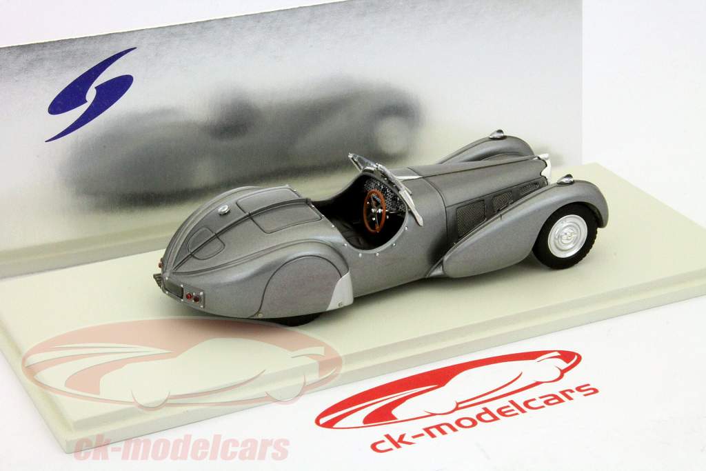 Bugattti 57S跑车1937年银/灰色1:43星火