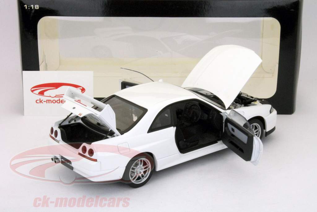 1/18 オートアート 日産 スカイライン GT-R R33 ホワイト 1/18 オートアート 日産 スカイライン GT-R R33 ホワイト - メルカリ
