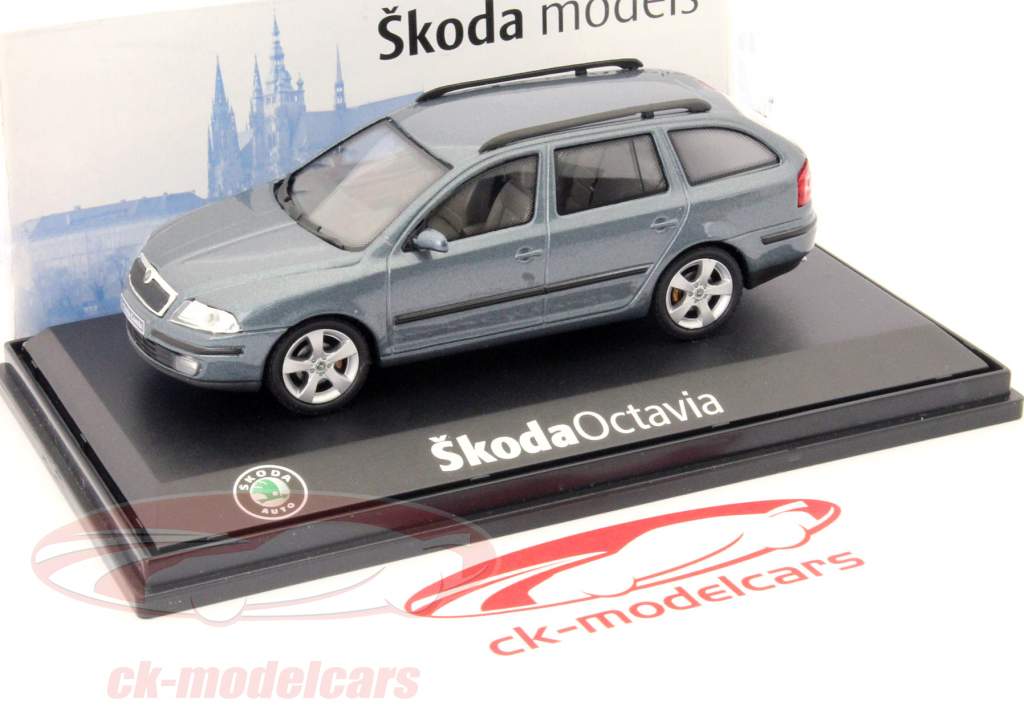 シュコダオクタビアコンビイヤー2004グレー1時43分完成モデル