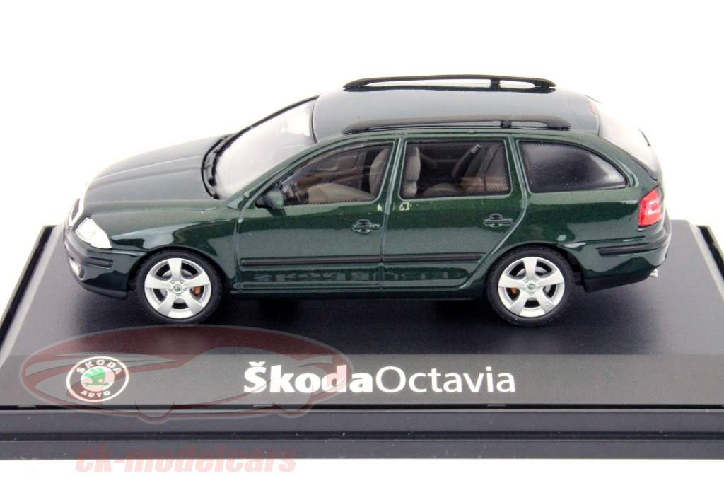 Skoda Octavia Combi année 2004 vert 1:43 Abrex