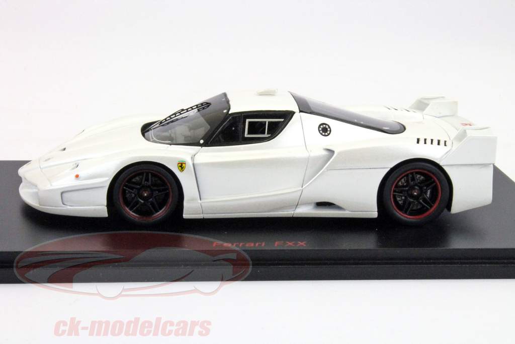 Ferrari FXX белый / белый 1:43 Свеча