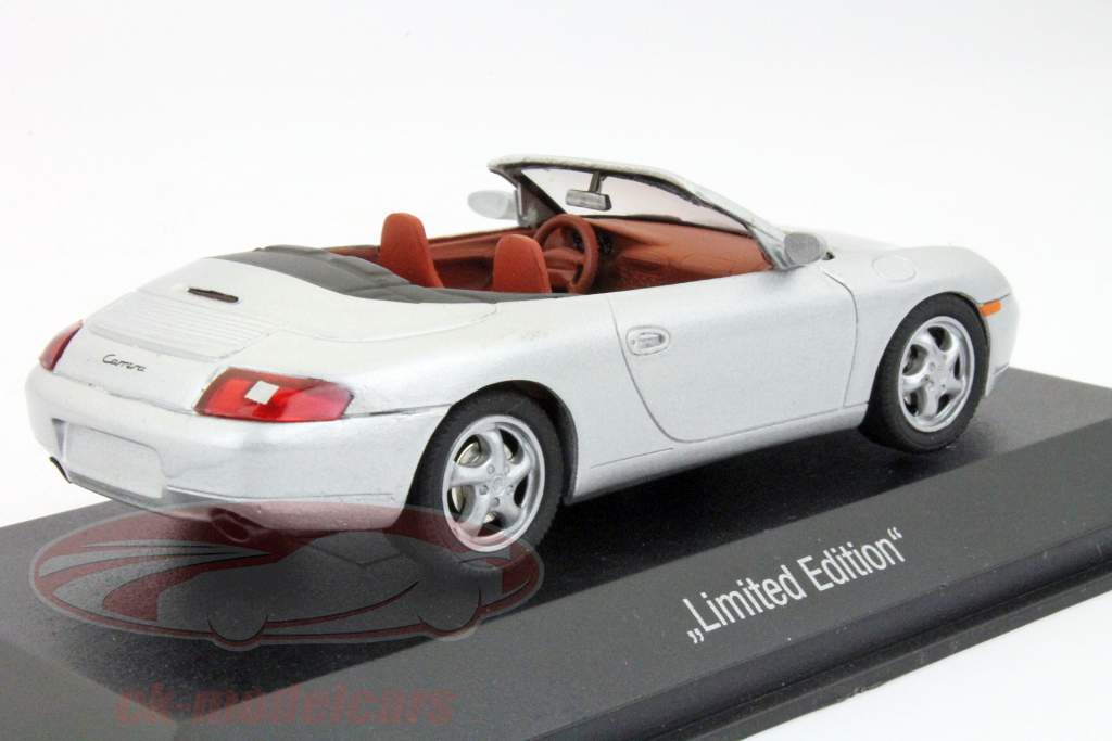 Porsche 911 Carrera Cabriolet silver / silver 1:43 Schuco