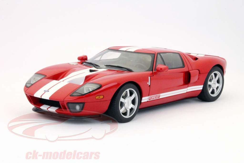 Ford GT rood 1:18 AUTOart