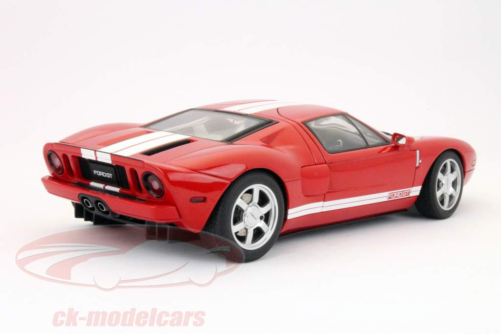 Ford GT rood 1:18 AUTOart