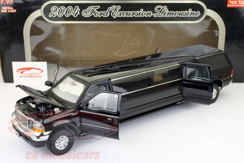 Ford Excursion Limousine année 2002 noir 1:18 SunStar
