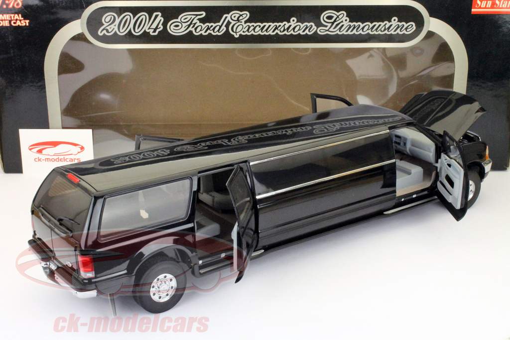 Ford Excursion Limousine anno 2002 nero 1:18 SunStar