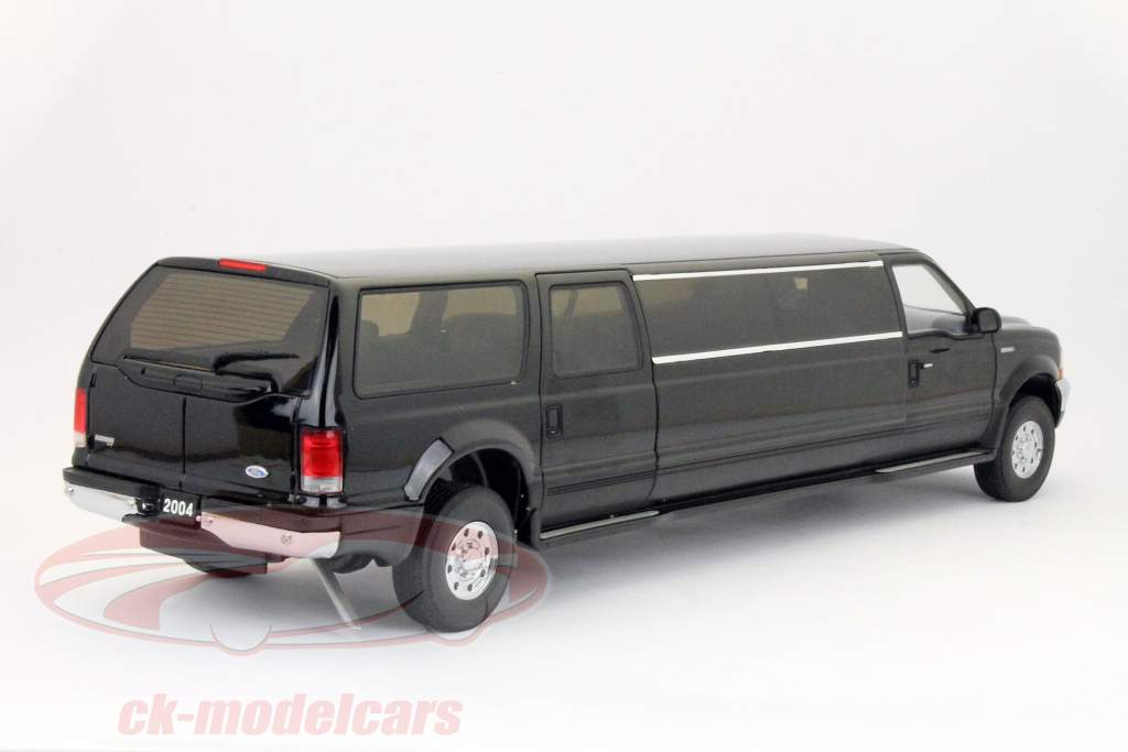 Ford Excursion Limousine année 2002 noir 1:18 SunStar