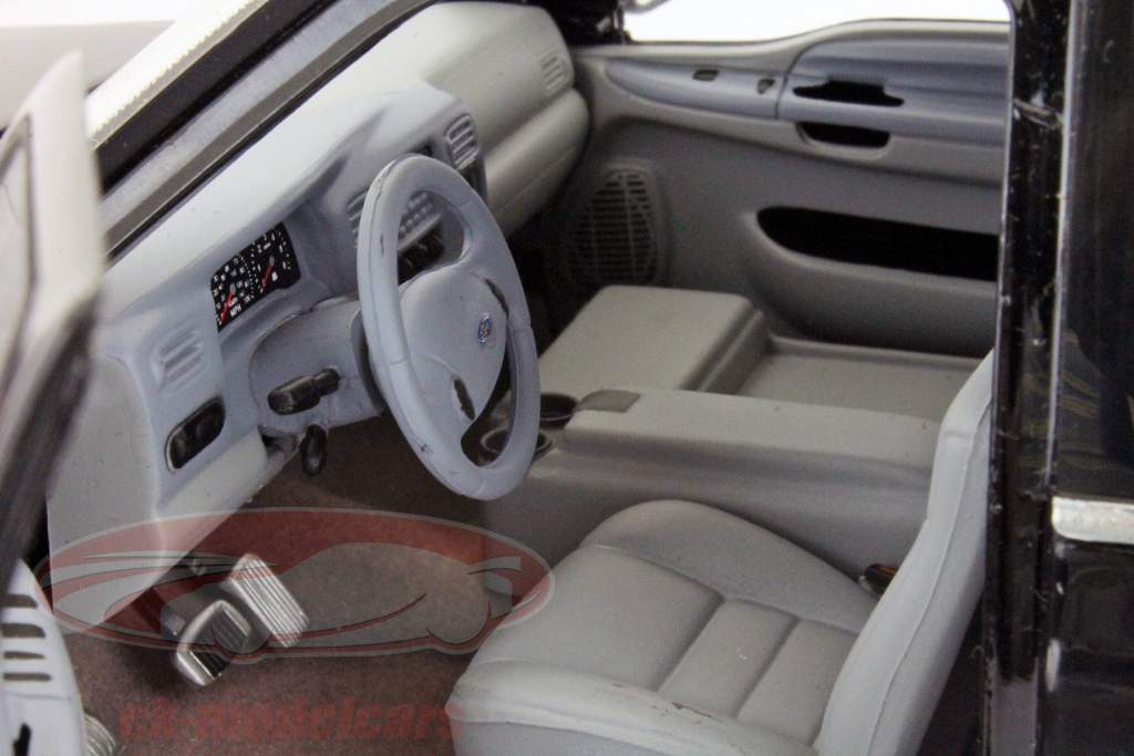 Ford Excursion Limousine 2002 black 1:18 SunStar