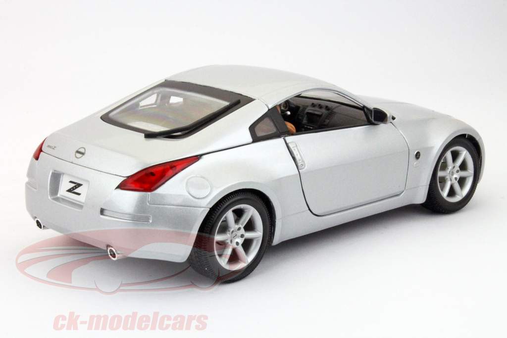 Maisto 1:18 Nissan 350Z year 2002 silver 31672 model car