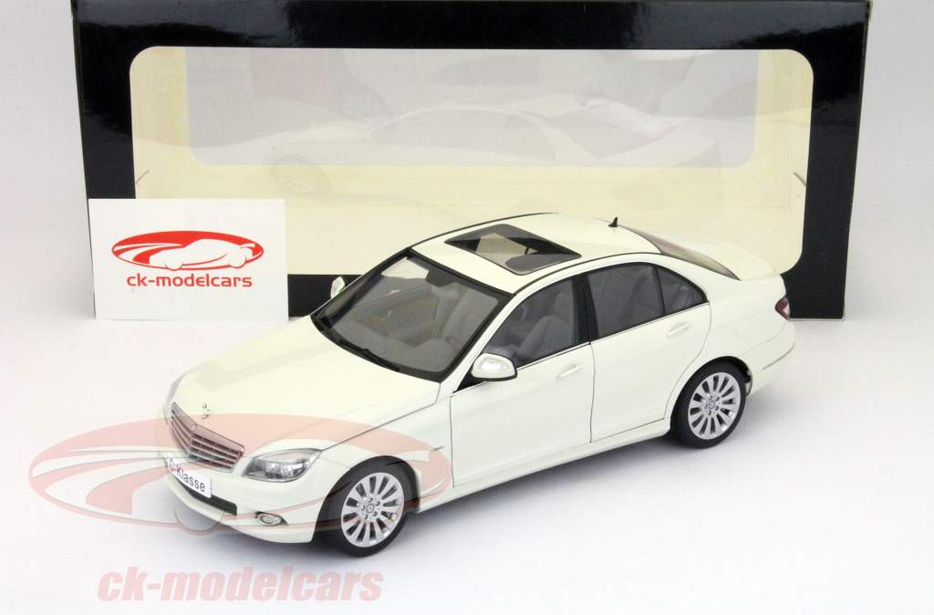 メルセデス·ベンツCクラスセダンエレガンスホワイト1時18分オートアート