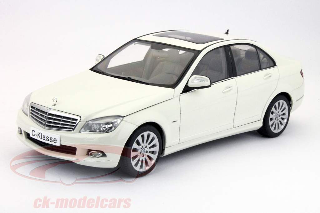 メルセデス·ベンツCクラスセダンエレガンスホワイト1時18分オートアート