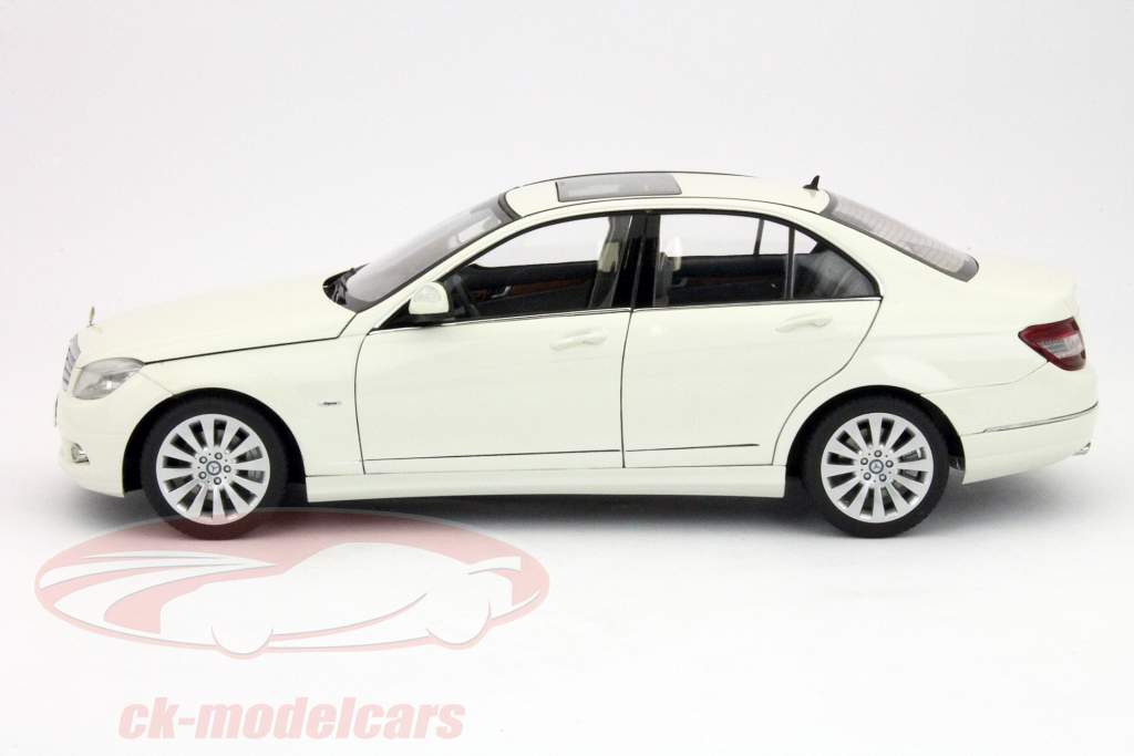 メルセデス·ベンツCクラスセダンエレガンスホワイト1時18分オートアート