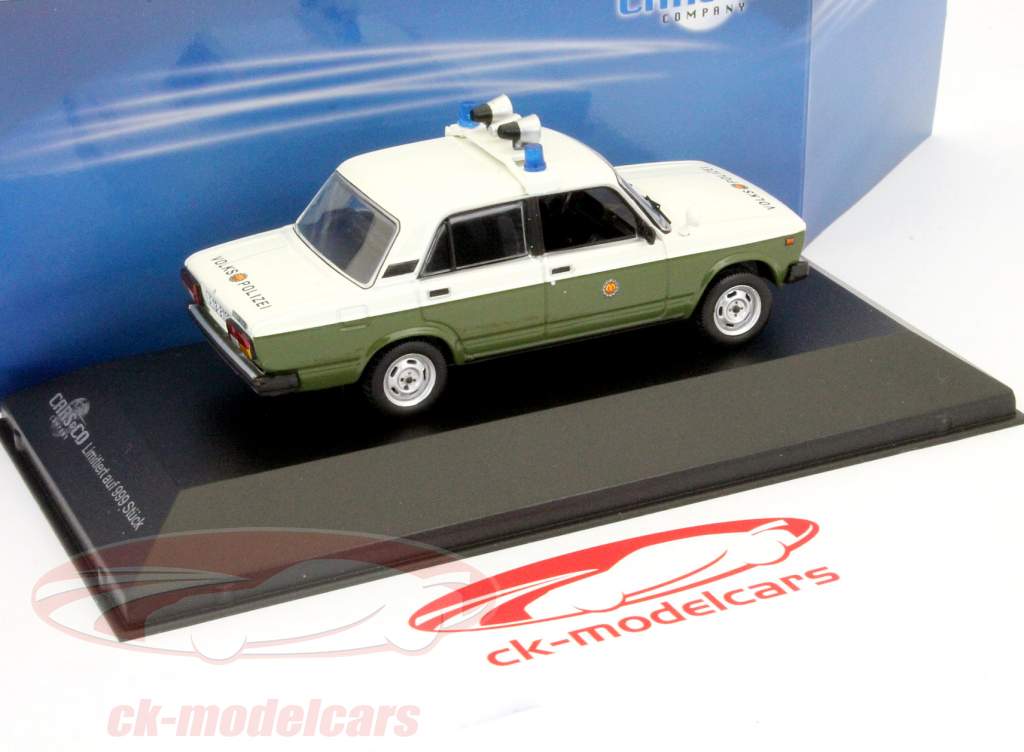 拉达 1200 (2105) 四门轿车 副总裁 民警 绿色 / 白 1:43 IXO
