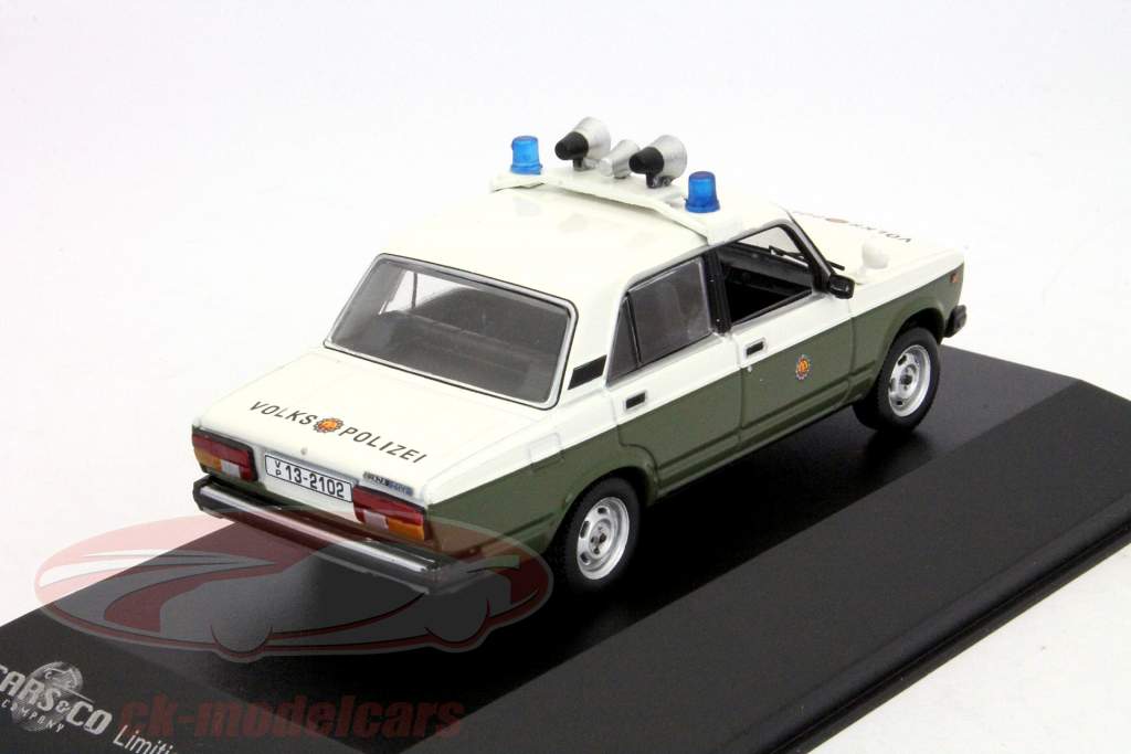 拉达 1200 (2105) 四门轿车 副总裁 民警 绿色 / 白 1:43 IXO