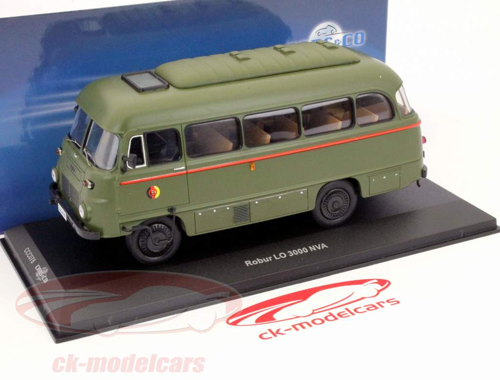 ROBUR LO 3000北越军队墨绿色1:43 IXO