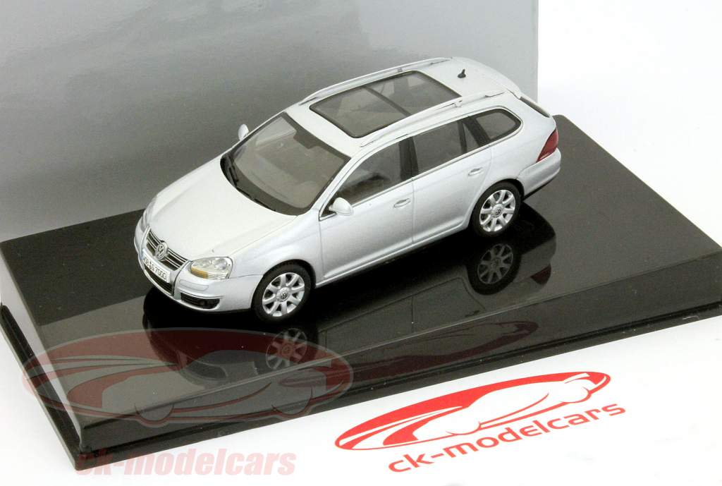 AUTOart Volkswagen Golf Variant prata 1:43