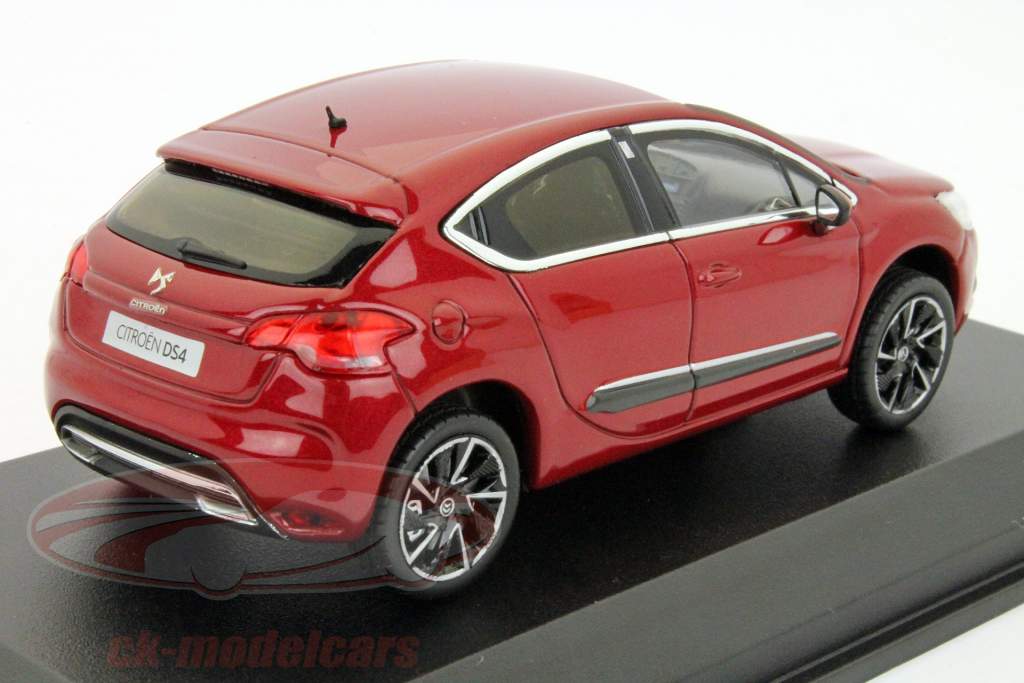 雪铁龙DS4建于2011红色1:43 NOREV