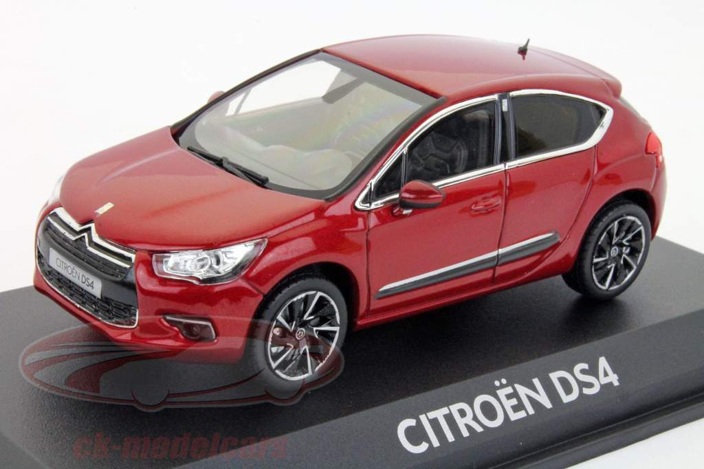 雪铁龙DS4建于2011红色1:43 NOREV