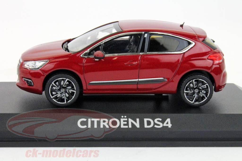 雪铁龙DS4建于2011红色1:43 NOREV