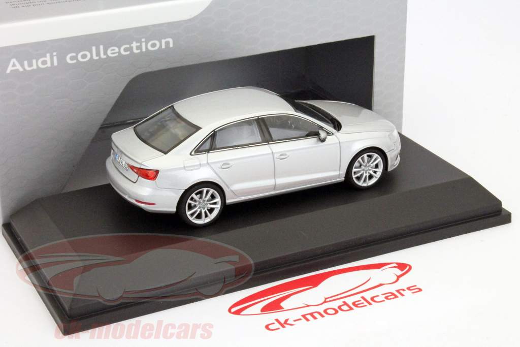 Седан Audi A3 2013 год серебро 1:43 Herpa