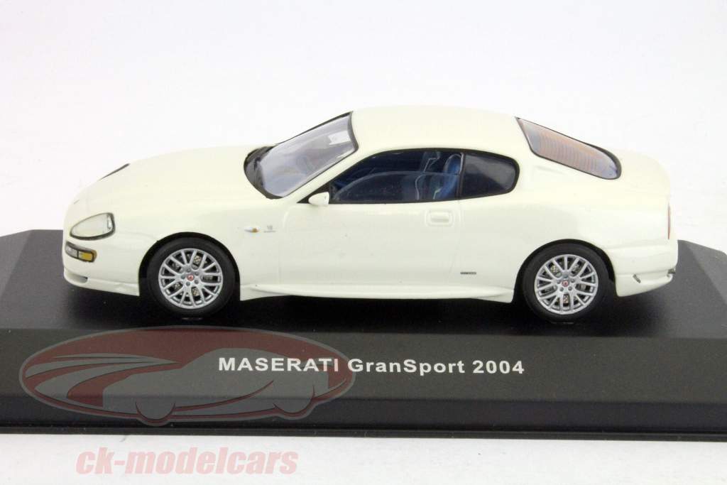 玛莎拉蒂大运动2004年白色1:43 IXO