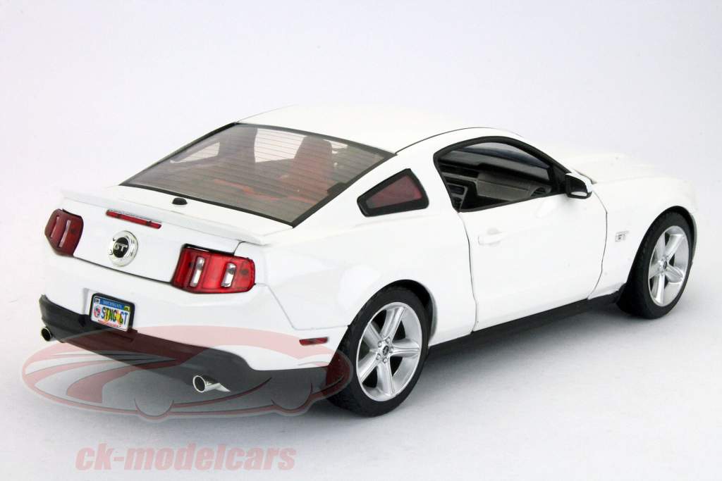 Ford Mustang GT construído em 2010 branco 1:18 Greenlight