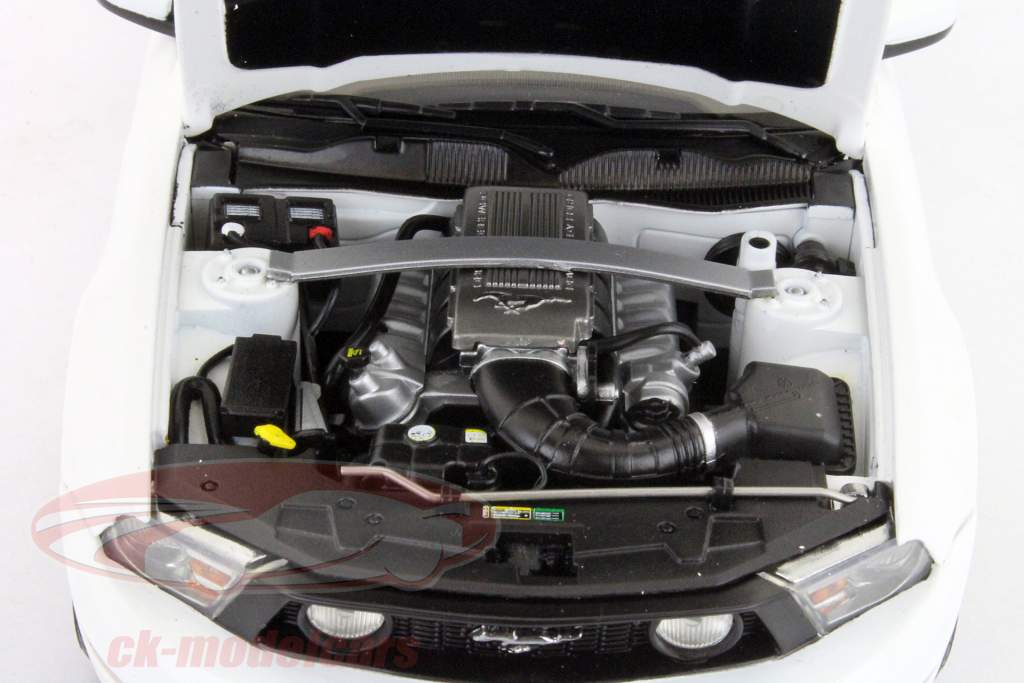 Ford Mustang GT construido en 2010 blanco uno y dieciocho Greenlight