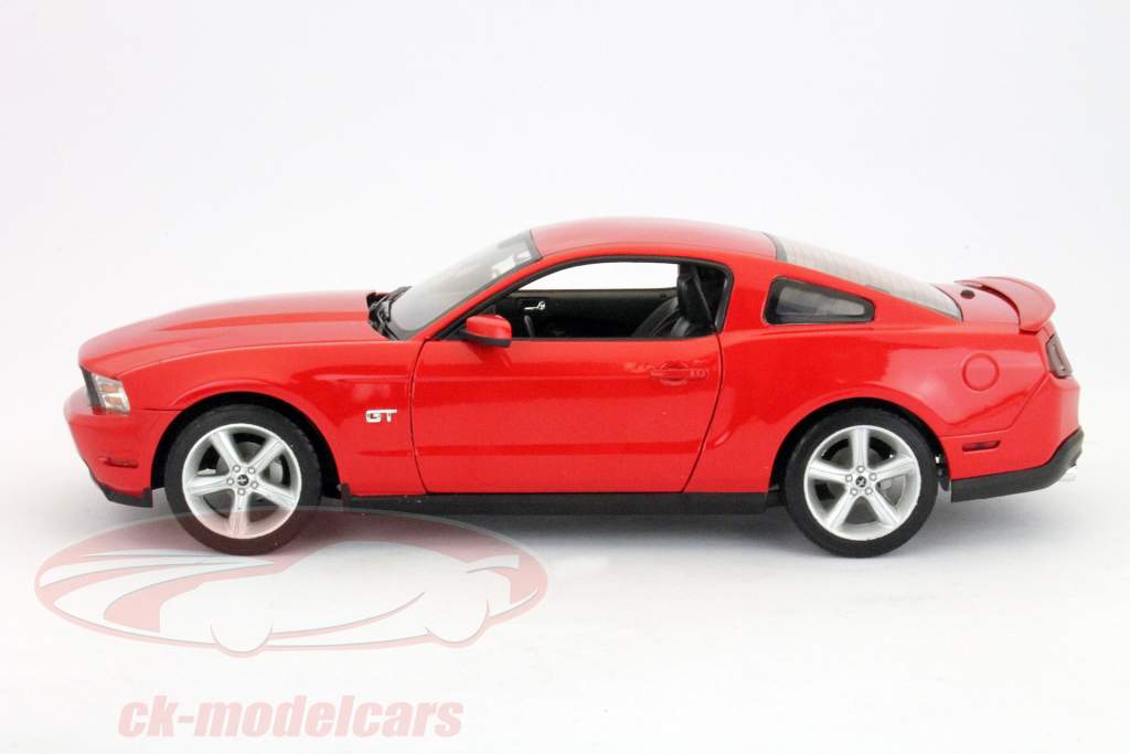 Ford Mustang GT bouwjaar 2010 rood 1:18 Greenlight