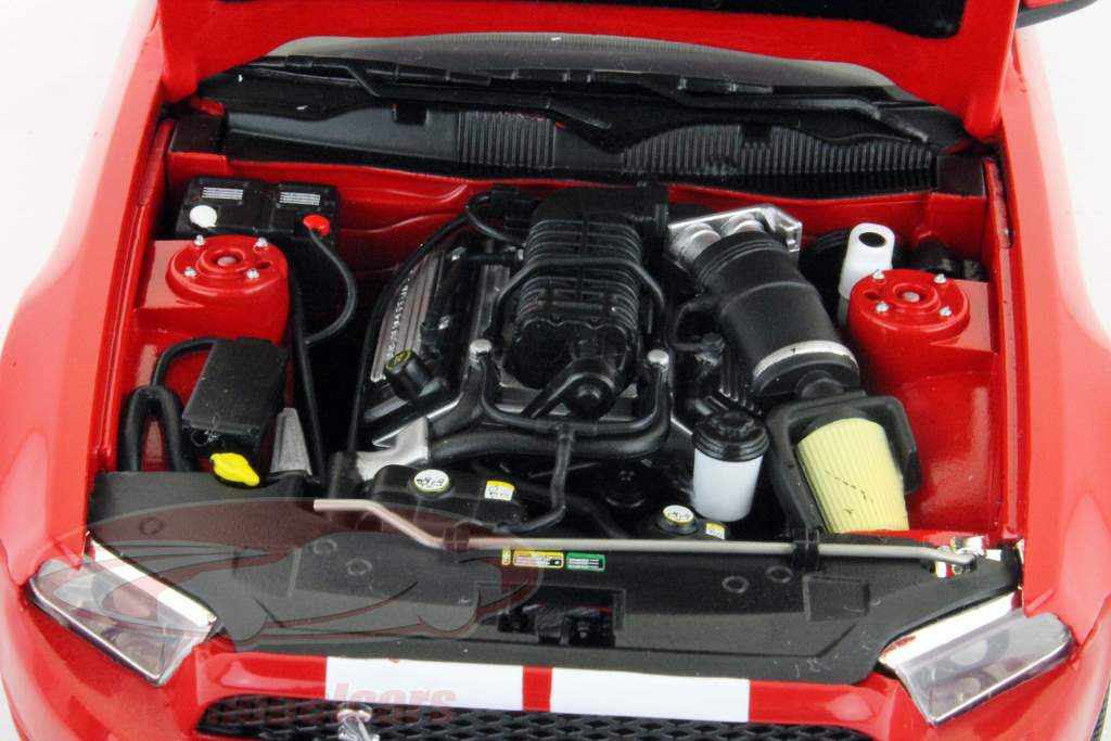 Ford Mustang Shelby GT500 Красный с белыми полосами 1:18 Greenlight