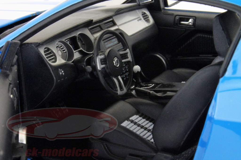 Ford Mustang Shelby GT500 year 2010 blue with white stripes 1:18 Greenlight