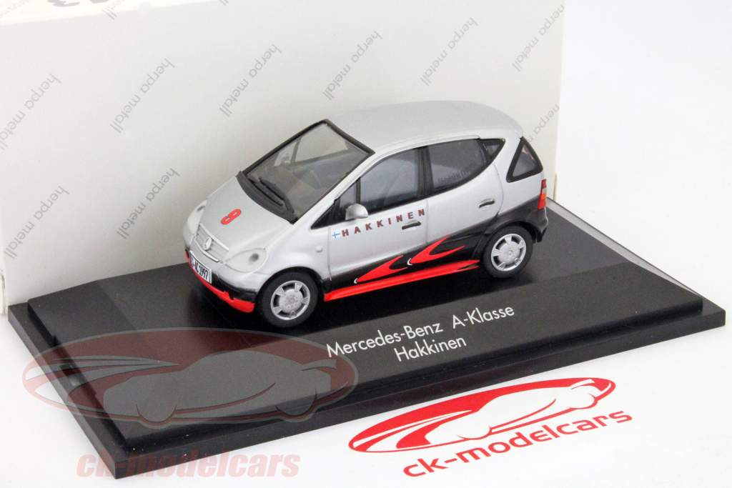 ミカ·ハッキネン、メルセデス·ベンツAクラス＃9銀1時43ヘルパ