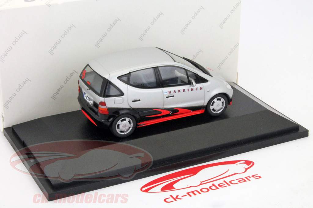 ミカ·ハッキネン、メルセデス·ベンツAクラス＃9銀1時43ヘルパ