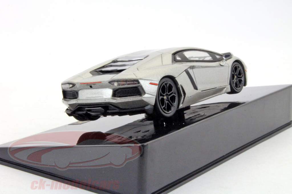 ランボルギーニアヴェンタドールダークナイトエリートシルバーメタリック1：43 HOTWHEELSを昇る