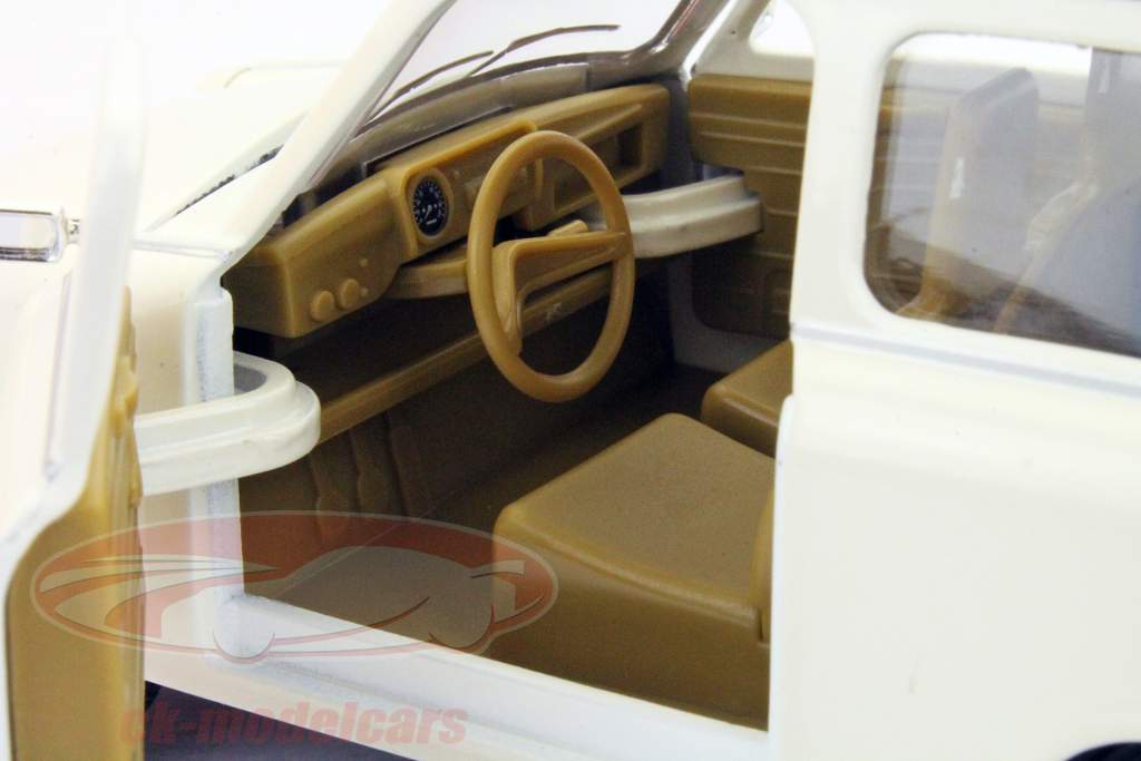 Трабант 601 белый 1:24 Yat Ming