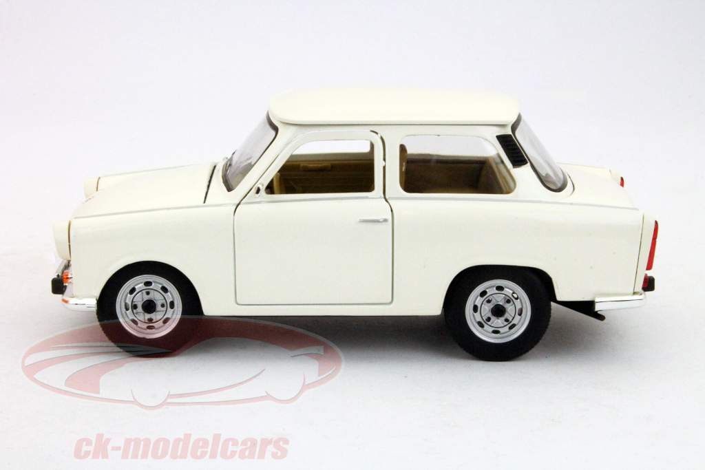 Трабант 601 белый 1:24 Yat Ming