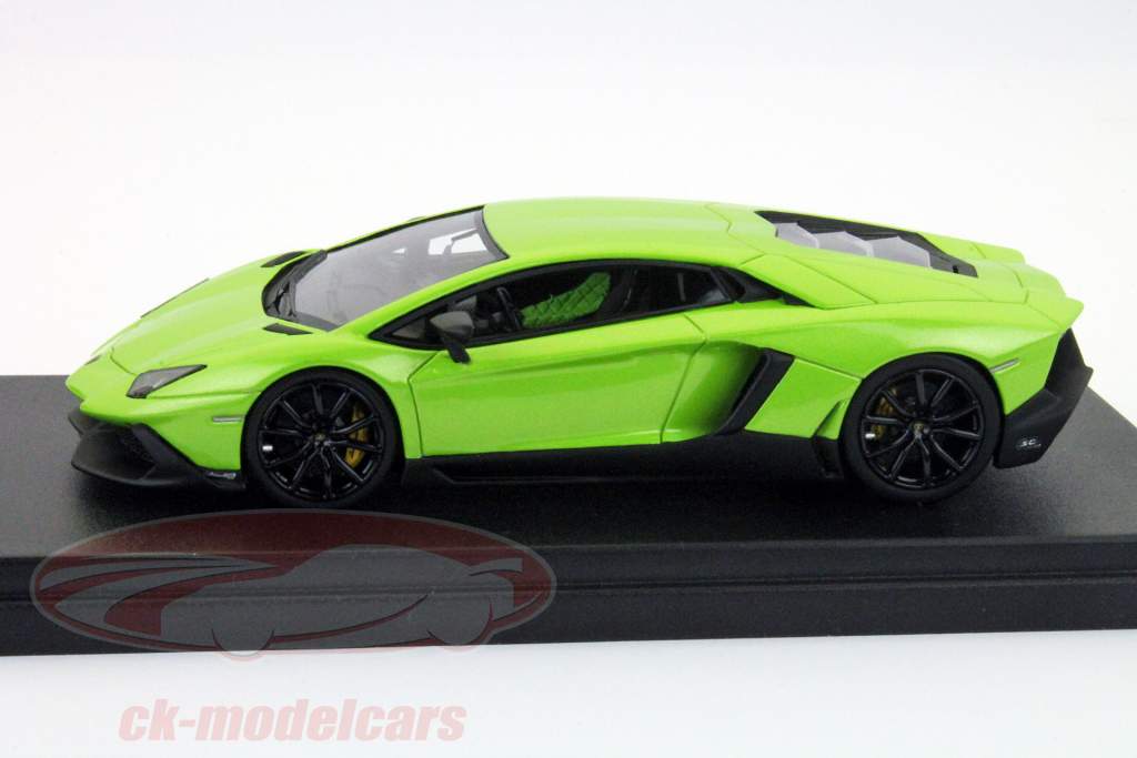 ランボルギーニアヴェンタドールLP 720-4 2013年グリーン午前1時43 LookSmart社