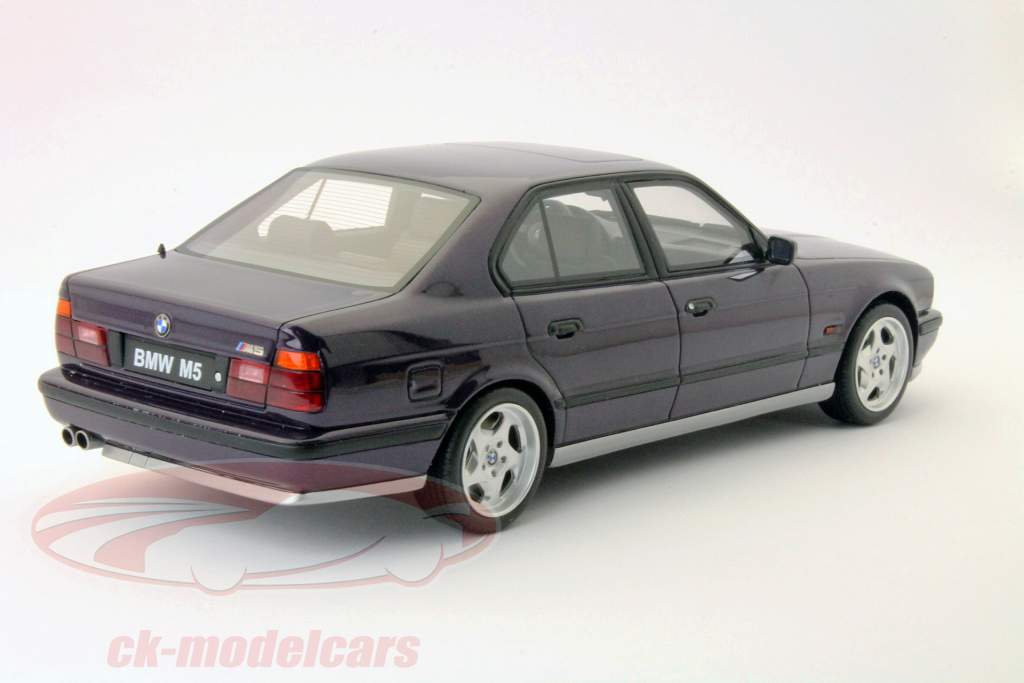 BMW M5 (E34) 1992 techno violet metallic 1:18 Ottomobile