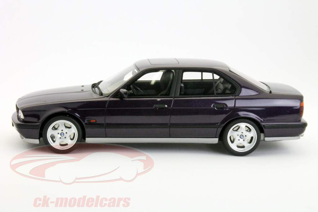 BMW M5 (E34) 1992 techno violet metallic 1:18 Ottomobile