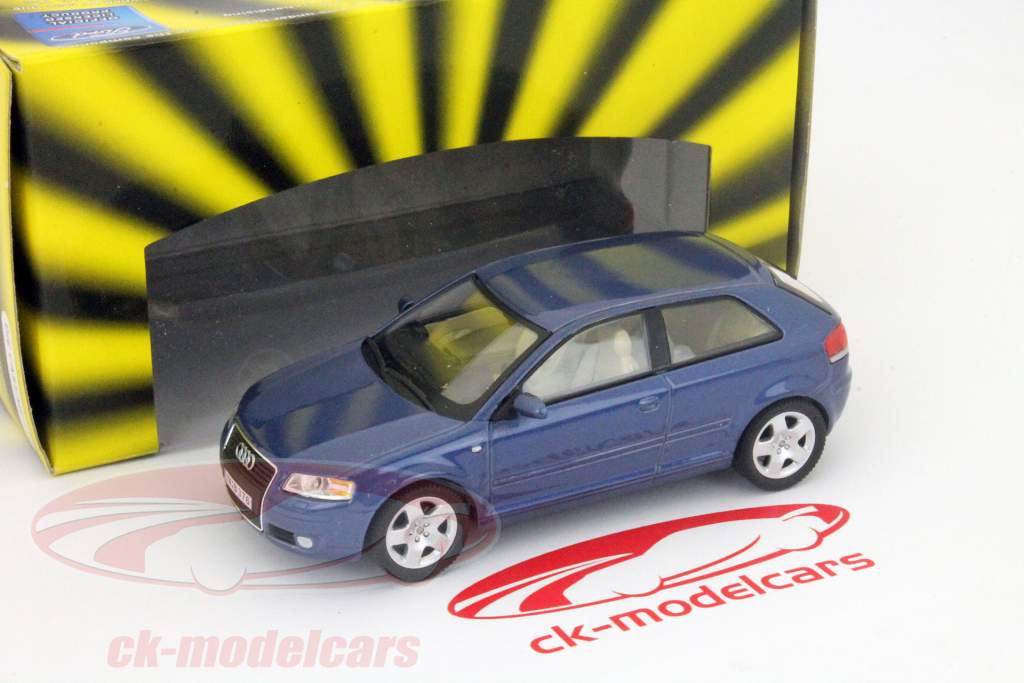 アウディA3ブルーメタリック午前1時43完成モデル