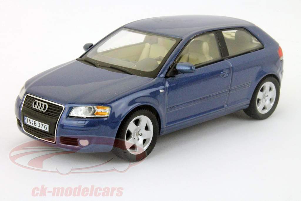 Audi A3 blå metallic 1:43 Abrex