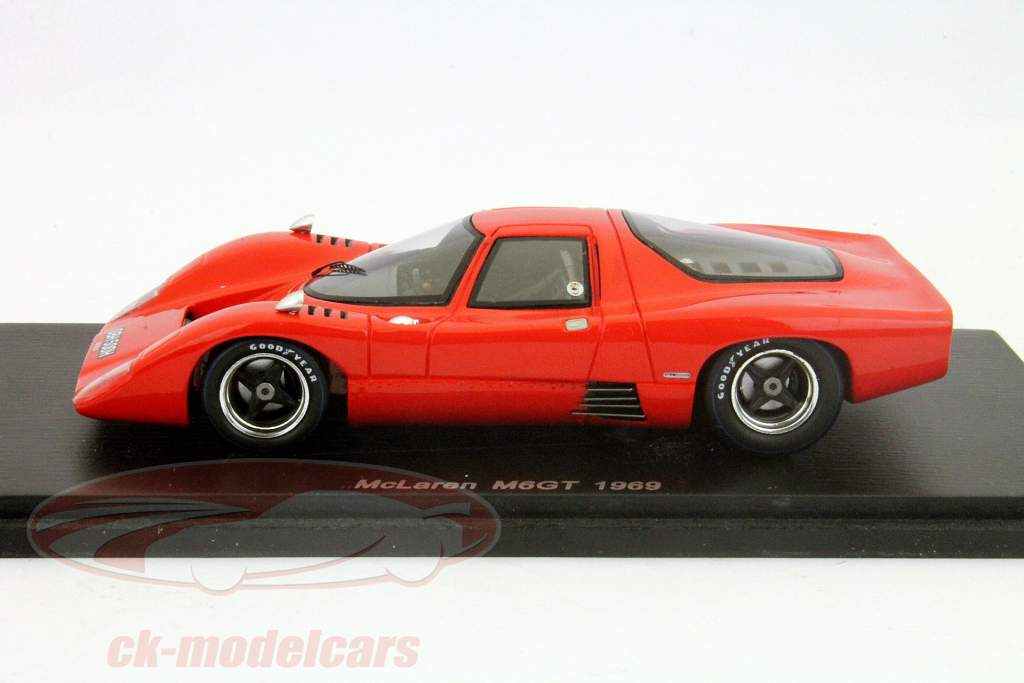 マクラーレン M6GT 年 1969 赤 1:43 Spark