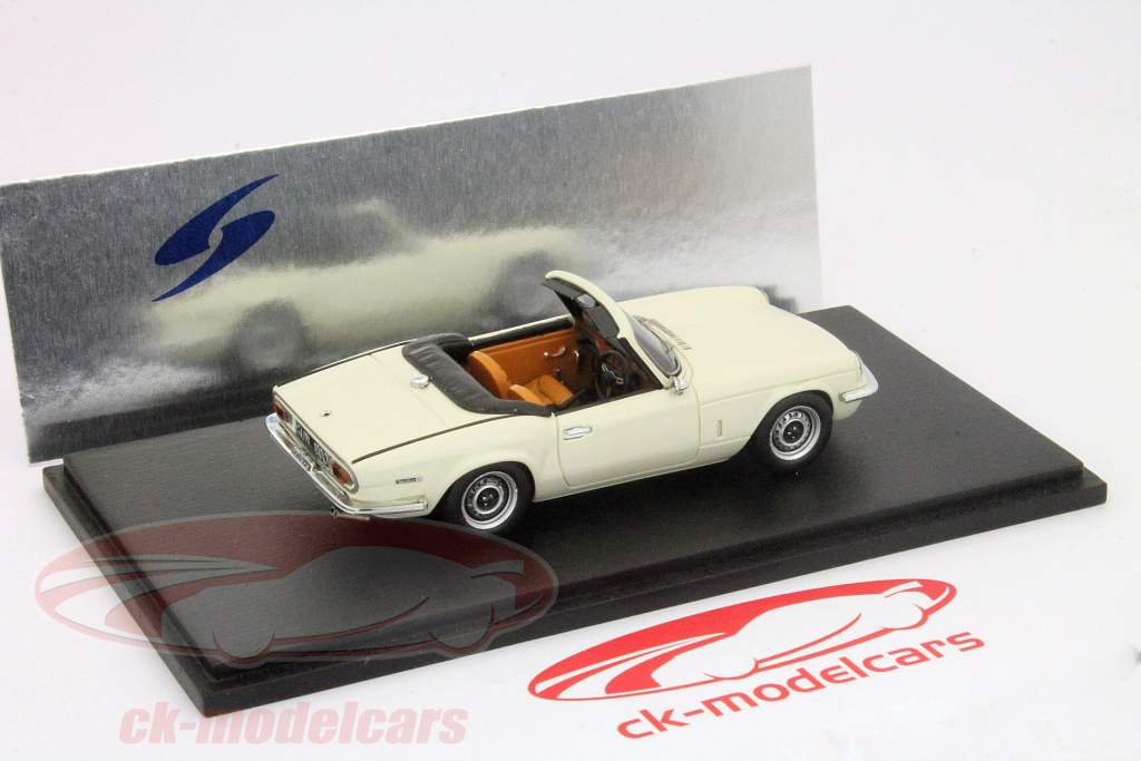 トライアンフスピットファイアのMK4 1971年1時43スパーククリームをRHD