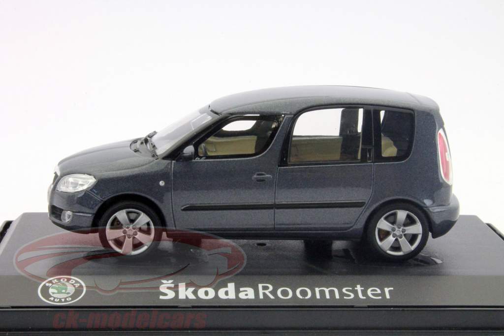 シュコダのRoomster年2010グレー午前1時43 Abrex