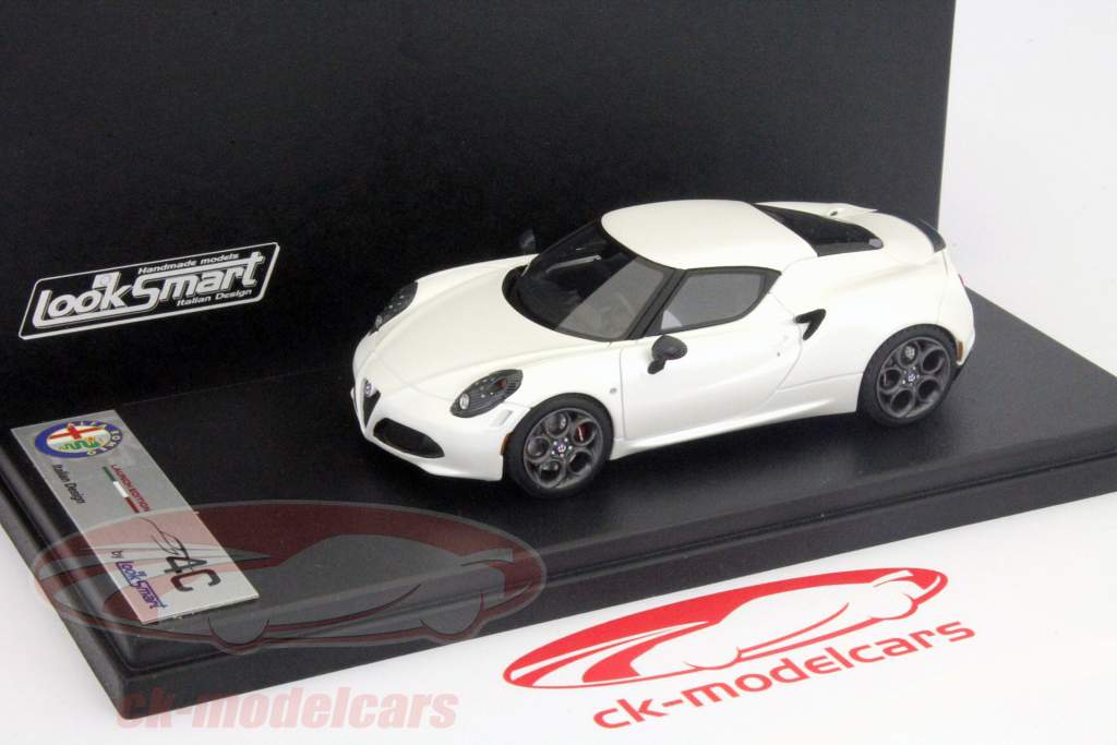 アルファロメオ4Cジュネーブモーターは、2013年の白1：43 LookSmart社を表示
