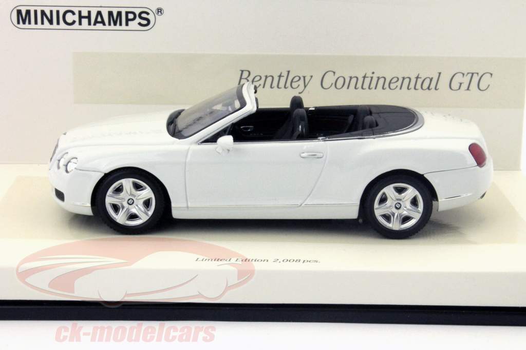 ベントレーコンチネンタルGTC 2007ホワイト1時43ミニチャンプスで構築