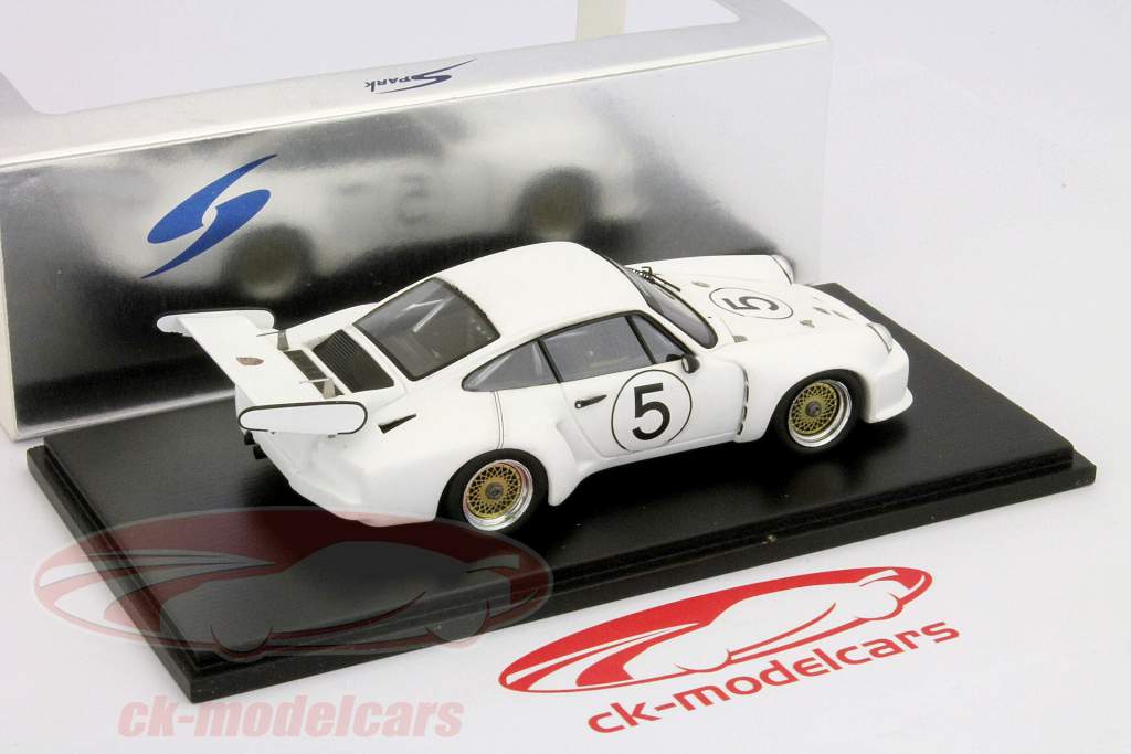 Porsche 935 Eksperimentel #5 1976 white 1:43 Spark