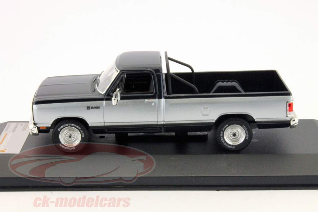Dodge RAM 1987 mørkeblå / silver 1:43 Premium X