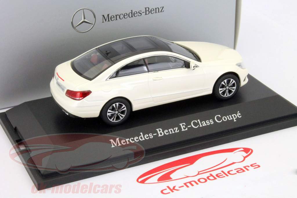 Mercedes Benz E-Class coupé (C207) diamant blanc 1:43 Kyosho