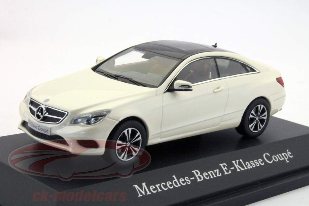 Mercedes Benz E-Class coupé (C207) diamant blanc 1:43 Kyosho