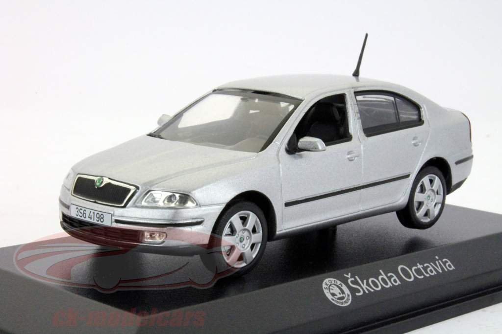 斯柯达明锐II 5门银1:43 NOREV